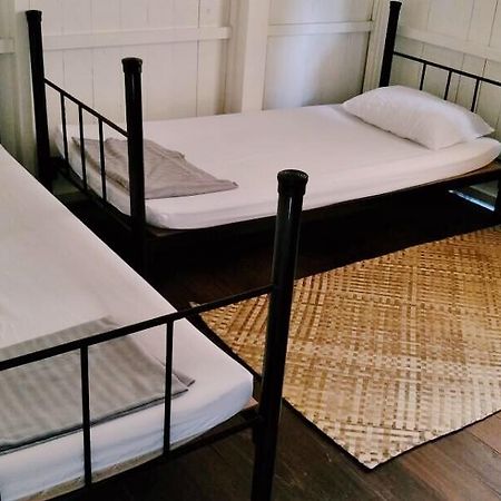 Rareheart Guesthouse 쿠알라트렝가누 외부 사진