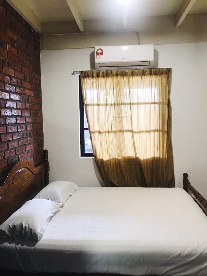 Rareheart Guesthouse 쿠알라트렝가누 외부 사진